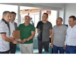 B.B. Erzurumspor yönetim kurulu üyeleri, Beşiktaş Teknik Heyetini ziyaret etti