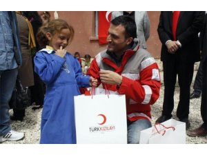 Türk Kızılayı İstanbul Şubesi çocukların yüzünü güldürdü