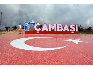 Çambaşı Yaylası’na seramikten dev Türk bayrağı