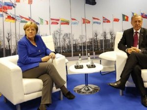 Merkel: Türkiye'nin acil yardıma ihtiyacı yok