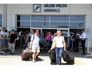 Antalya 9 milyon turiste koşuyor