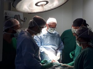 Türk cerrahların izsiz tiroid ameliyatına Yunanlardan yakın takip