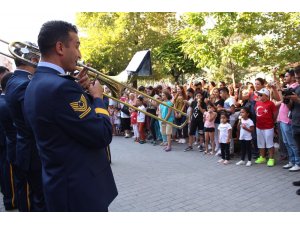 Askeri Bando Takımı’ndan “Zafer” konseri