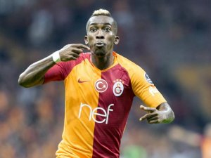 Galatasaraylı Onyekuru Başkan Weah'a karşı oynadı