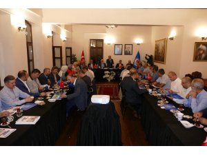 Trabzon Büyükşehir Belediye Başkanı Gümrükçüoğlu STK temsilcileriyle görüştü