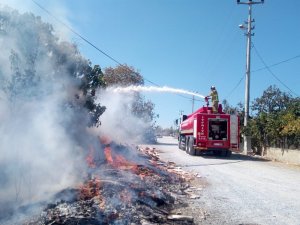 Edremit’te çöplük ve kıyı yangınları söndürüldü