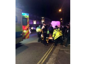 İngiltere’de camiden çıkanlara arabayla saldırı: 3 yaralı