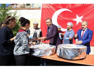Seçen, Nevşehir Lisesi geleneksel 5.aşure günü etkinliğine katıldı