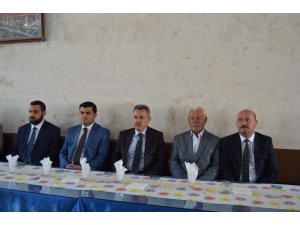 Vali Elban, Eleşkirt’te  Başkan Sarı’ya taziye ziyaretinde bulundu
