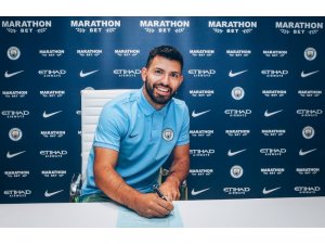 Manchester City, Agüero’nun sözleşmesini uzattı