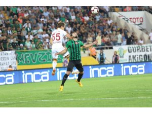 Spor Toto Süper Lig: Akhisarspor: 0 - Galatasaray: 0 (İlk yarı)