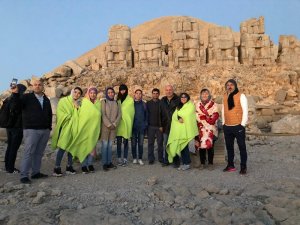 Kazakistanlı gazeteciler Nemrut Dağına hayran kaldı