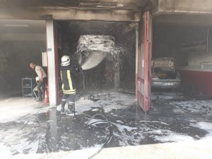 Devrek’te bir oto tamirhanesinde yangın meydana geldi
