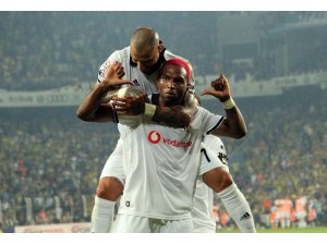 Spor Toto Süper Lig: Fenerbahçe: 0 - Beşiktaş: 1 (İlk yarı)