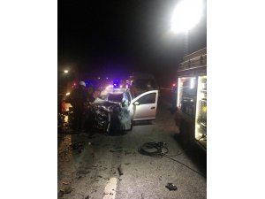 Bilecik’te otomobil tıra çarptı: 2 ölü, 1 ağır yaralı