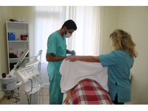 Meme kanserine yakalanan kadınlar için ücretsiz ’medikal makyaj’ operasyonu