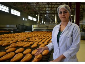 Adana’da Halk Ekmek, 230 gram ekmeği 60 kuruşa satıyor zarar da etmiyor