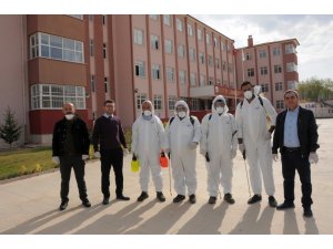 Belediye okullarda dezenfekte çalışmaları yapıyor