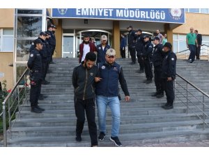DEAŞ’ın Göç ve Lojistik Komitesi Sorumlusunun kardeşleri yakalandı