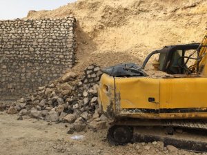 Okul inşaatının duvarı çöktü: 1 ölü, 1 yaralı