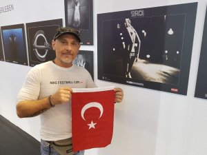 Köln’deki Photokina 2018 Fuarı’nda Türk bayrağı açtı, ilgi gördü
