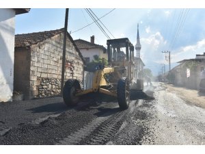 Salihli’de kırsal mahalle yolları asfaltlanıyor