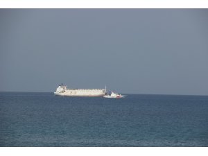 İzmir’den gelen angus yüklü gemi körfez açıklarında bekletiliyor