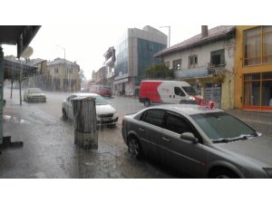 Yunak’ta şiddetli yağış