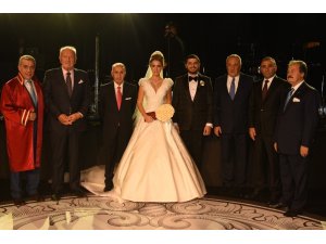 Cemiyet bu düğünde buluştu