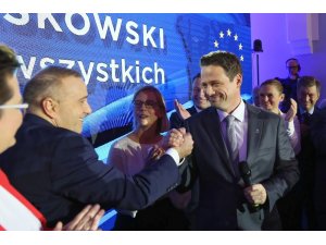 Polonya’da yerel seçimlerin galibi iktidar partisi PiS