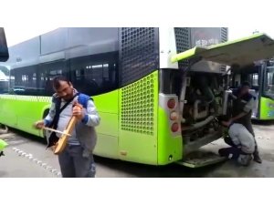 Kemençeli türkülü otobüs tamiri