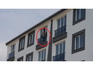 Samsun’da 5. katın penceresinde intihar girişimi