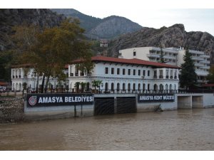 Amasya Belediyesi yeni binasına taşındı
