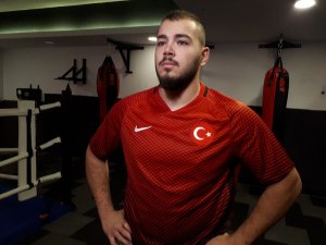 Milli kick boksçu Karakuş: "Ferit Keta erkekse benimle ringe çıkar”