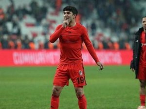 Beşiktaş'ın genç yıldızı Güven Yalçın formaya göz kırptı