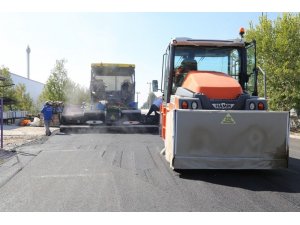 Ereğli Belediyesi OSB’de asfalt çalışmalarına devam ediyor