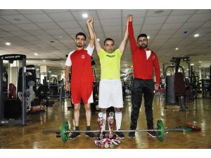 Hamallıktan Avrupa şampiyonluğuna uzanan görme engelli halterci