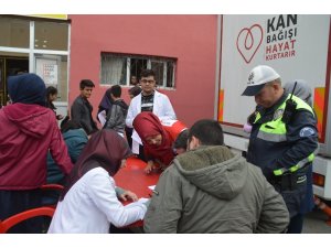 Eleşkirt’te Polislerden Kızılay’ın Kan  Bağışı Kampanyasına destek