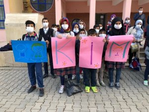 Öğrenciler, Lösemi’ye dikkat çekmek için maske taktı