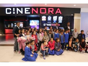 Aksaray’da hiç sinemaya gitmemiş çocuklar sinemayla tanıştı