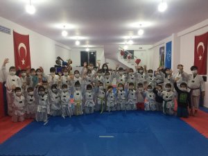 Lösemili çocuklara Teakwondoculardan destek
