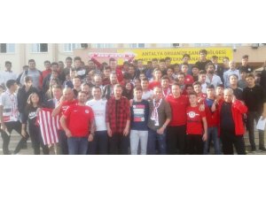 Antalyaspor futbolcuları, OSB Meslek ve Teknik Anadolu Lisesi’ne konuk oldu