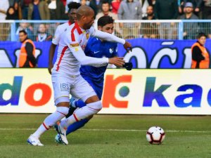 Spor Toto Süper Lig: BB Erzurumspor: 1 - Göztepe: 0 (İlk yarı)