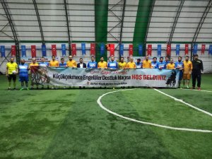 Küçükçekmece’de ‘Spor Engel Tanımaz’ sloganıyla bir dostluk maçı düzenlendi