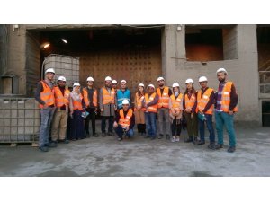 Üniversite öğrencileri çimento fabrikasına teknik gezi düzenledi