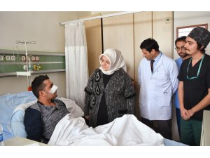Bakan Selçuk, Şemdinli’de yaralanan GATA’da tedavi gören gazileri ziyaret etti