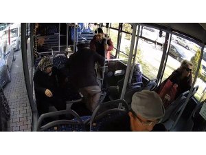Halk otobüsü şoförü, rahatsızlanan yolcuyu hastaneye kadar götürdü