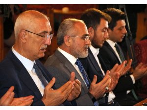 Başdanışman Topçu, Ahıska Türklerinden bahsederken gözyaşlarına hakim olamadı