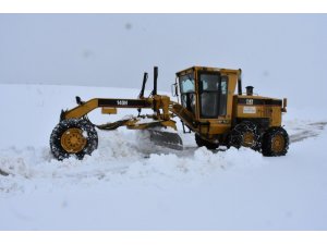 Muş’ta kardan kapanan köy yolları ulaşıma açılıyor