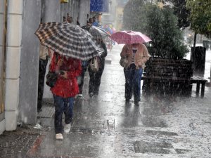 Meteoroloji'den kar ve sağanak yağış uyarısı, İstanbul hava durumu